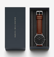 Load image into Gallery viewer, Daniel Wellington Classic St Mawes Watch Silver - Black Dial
