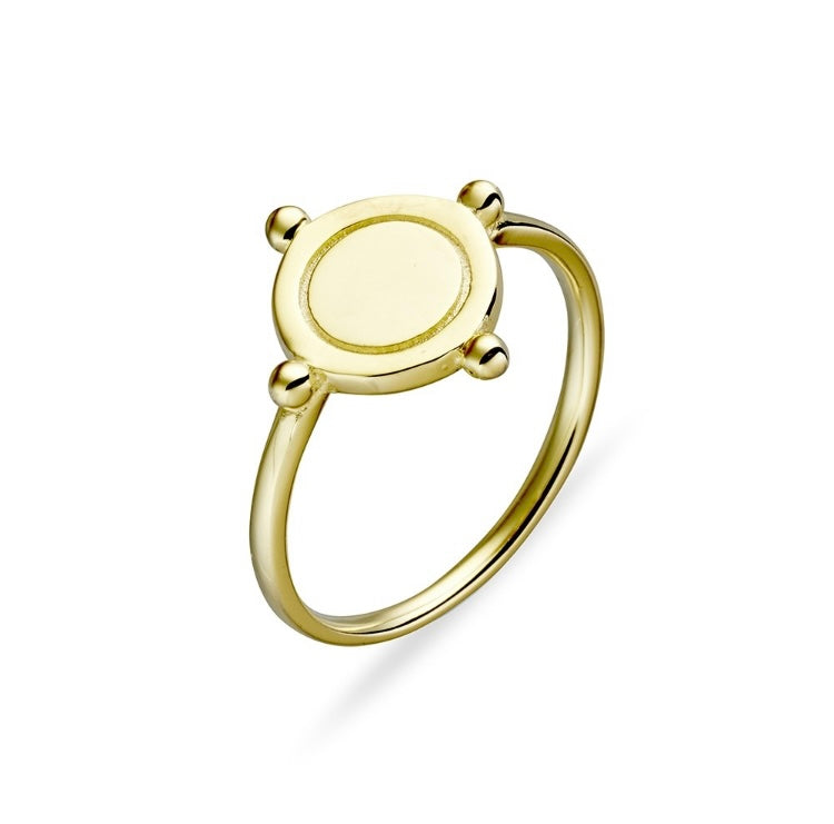 Gold ring with circular disc and ball detail