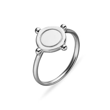 Sterling silver ring with circular disc and ball detail