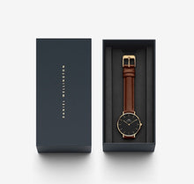 Load image into Gallery viewer, Daniel Wellington Petite St Mawes Watch - Gold
